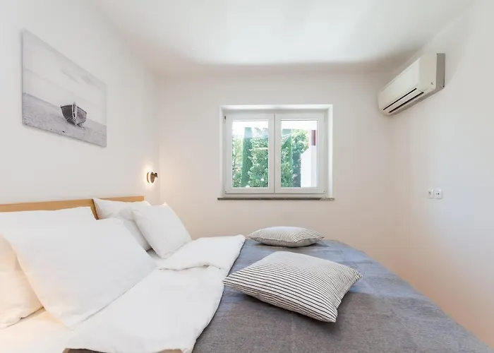 Premium Marina Apartments With Sea View By Locap Group